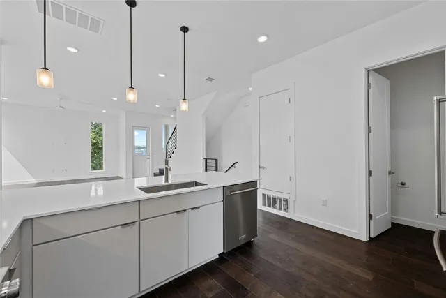 $549,000 | 6821 Wolfcreek Pass, Unit 2, Austin, TX 78749