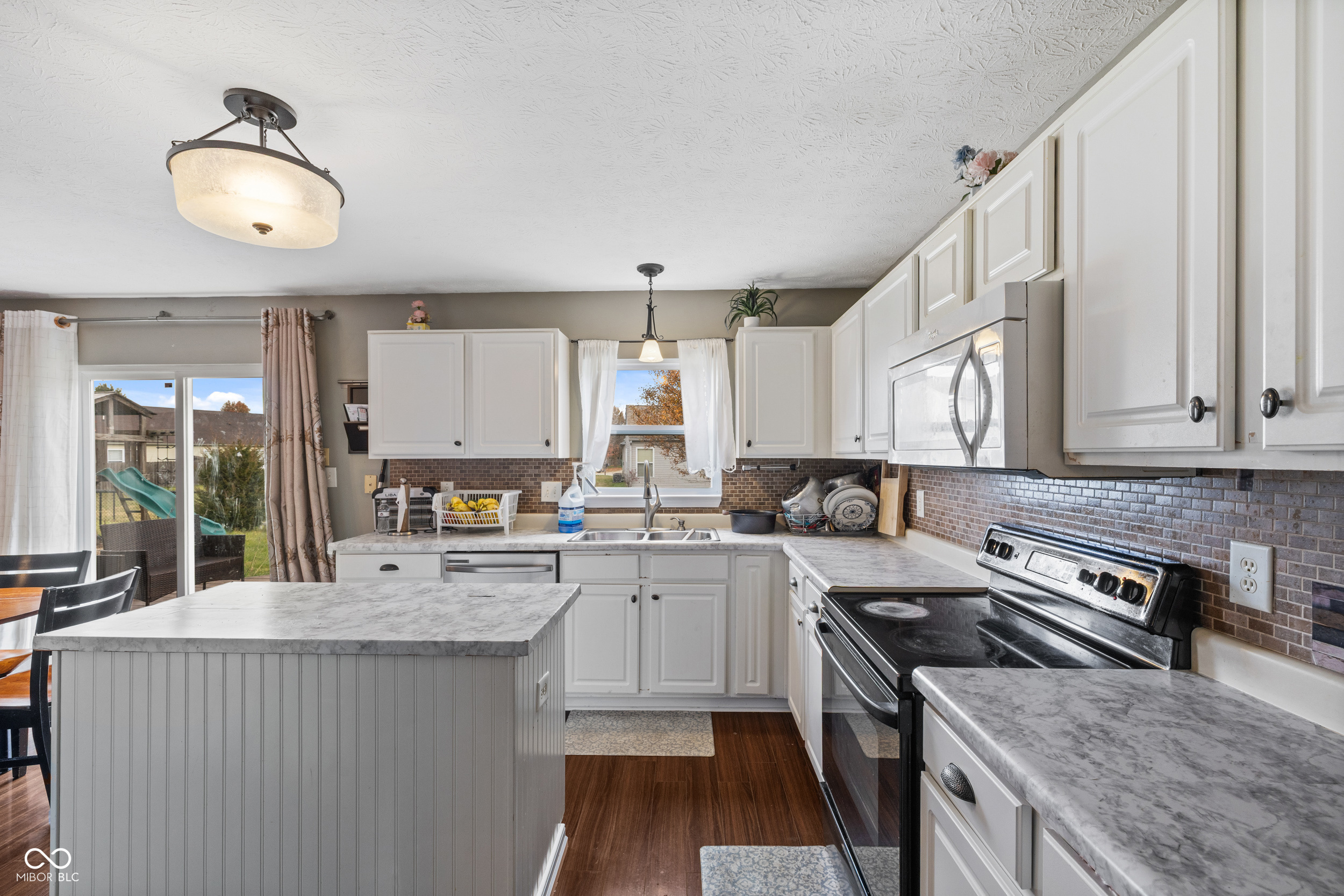 911 Needle Ridge Lane Brownsburg, IN 46112 - Photo 14 of 40