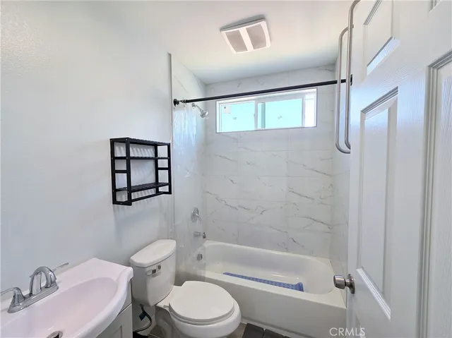 $3,295 | 720 West Cherry Street, Compton, CA 90222