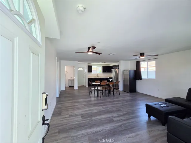 $3,295 | 720 West Cherry Street, Compton, CA 90222