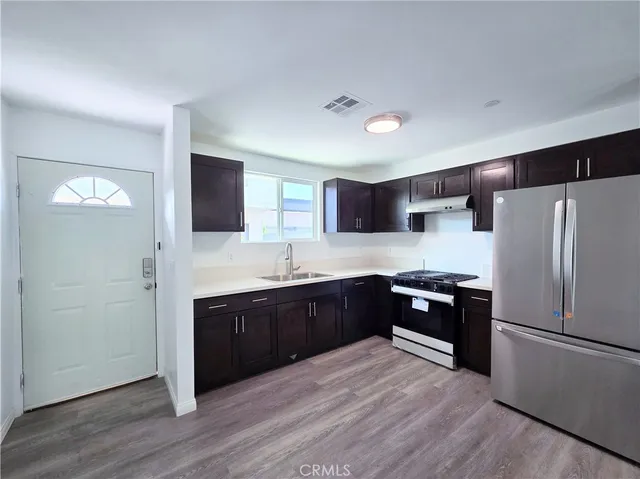 $3,295 | 720 West Cherry Street, Compton, CA 90222