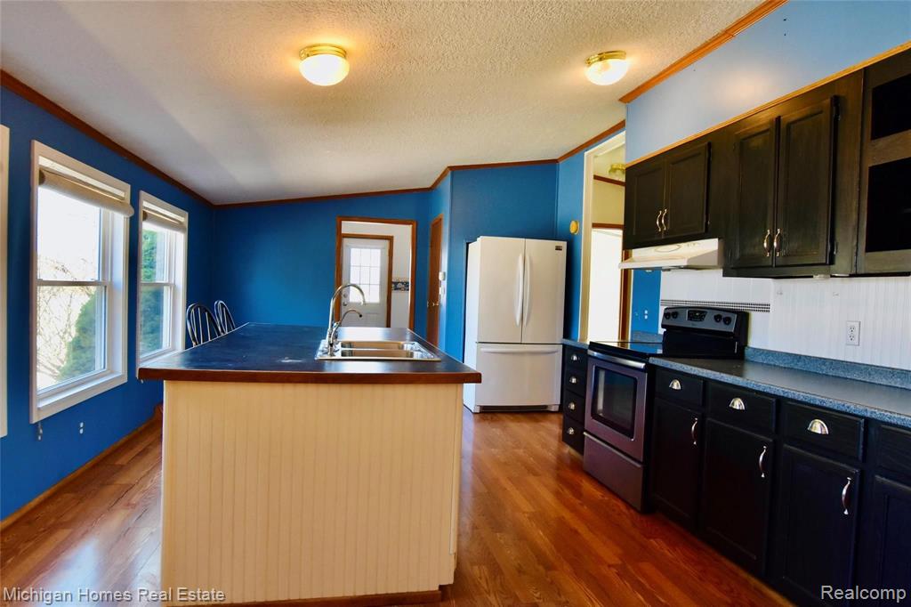 10199 Silver Lake Road Linden, MI 48451 - Photo 3 of 22