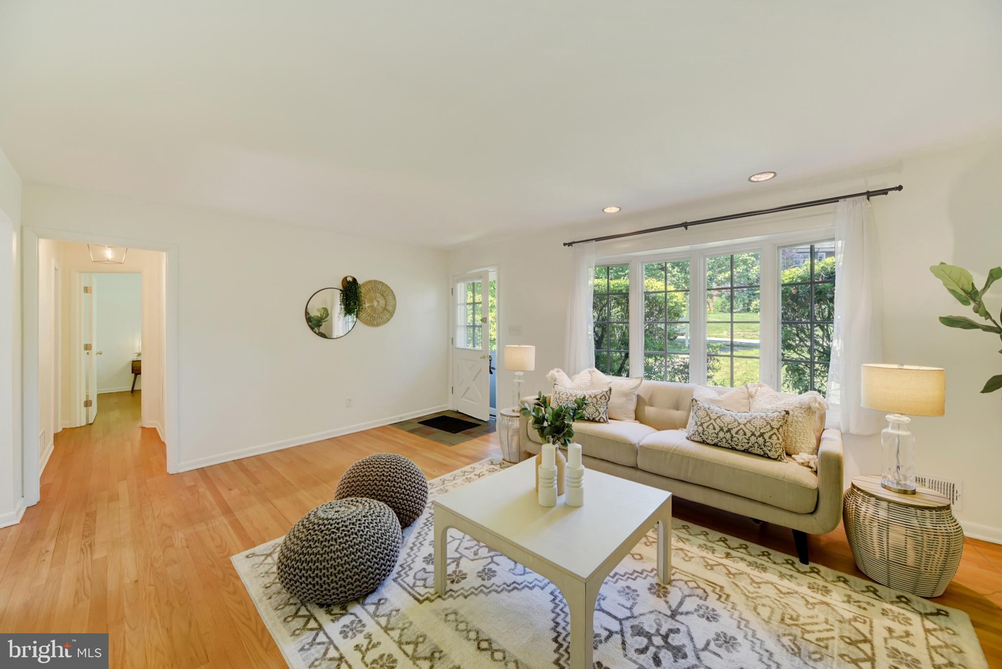 403 Old Orchard Road Baltimore, MD 21229 - Photo 3 of 37 Sun Filled Rooms