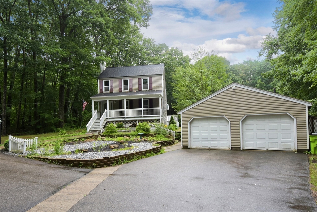 357 Barre Road Oakham, MA 01068 - Photo 4 of 39