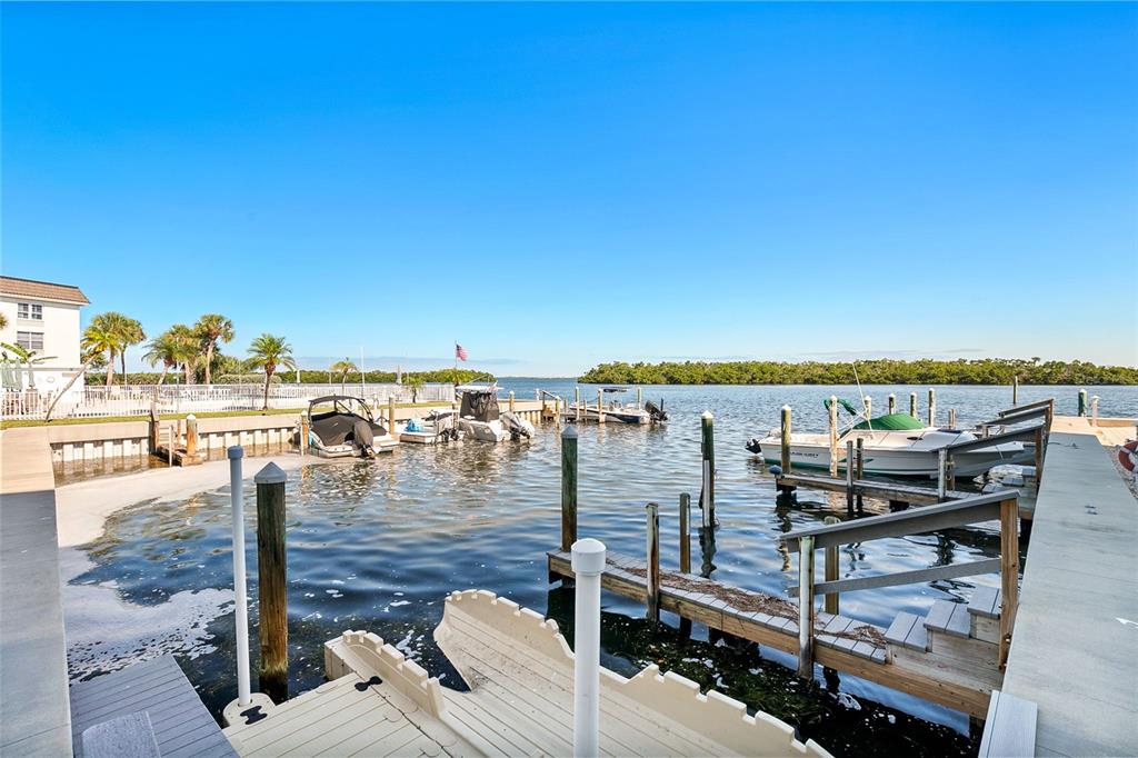 597 Sutton Place Longboat Key, FL 34228 - Photo 25 of 49 a view of ocean view