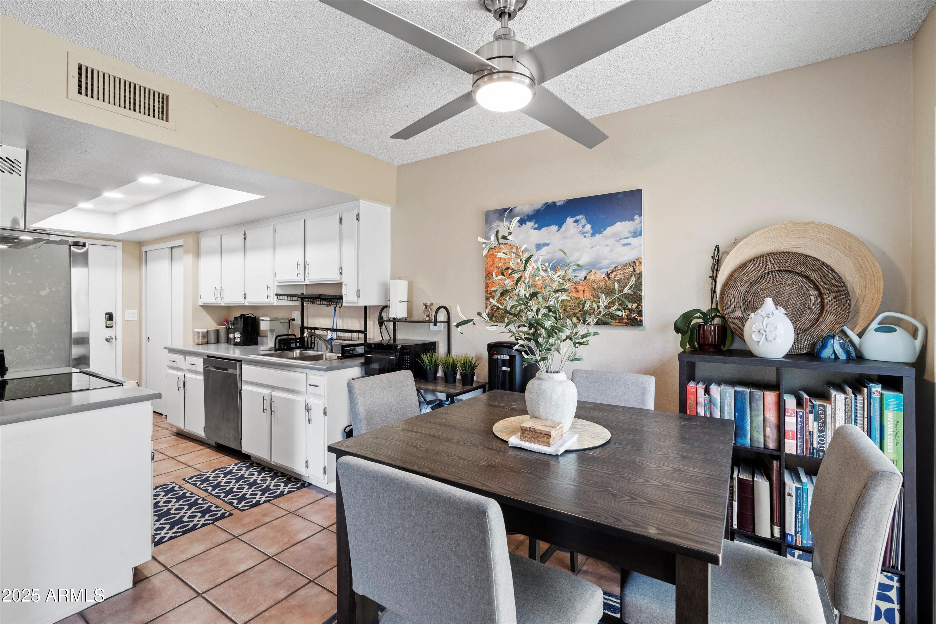 8653 South 51st Street, Unit 2 Phoenix, AZ 85044 - Photo 6 of 23 10-Dining Area
