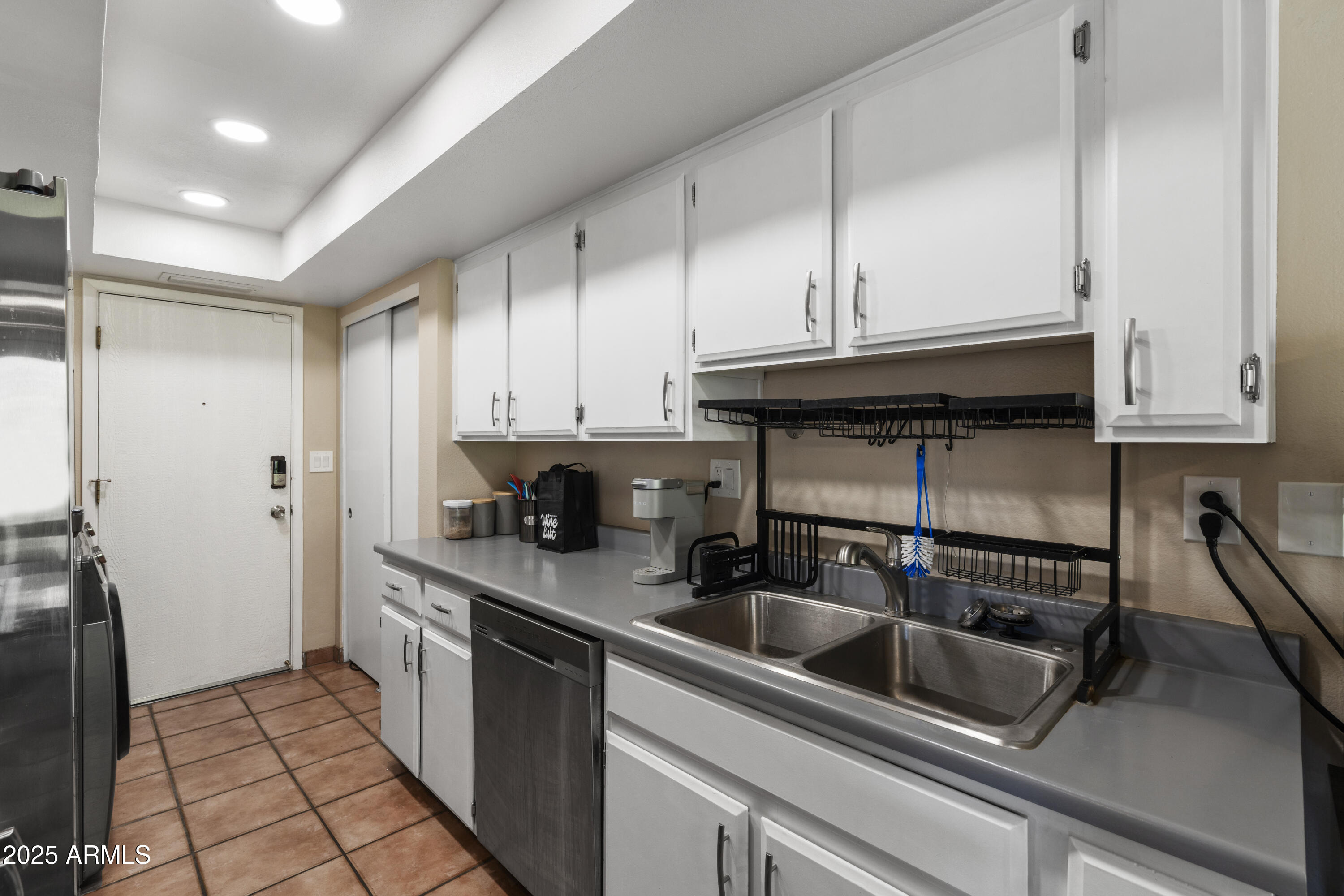 8653 South 51st Street, Unit 2 Phoenix, AZ 85044 - Photo 8 of 23 13-Kitchen