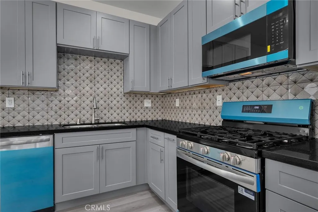 1509 West 87th Street Los Angeles, CA 90012 - Photo 3 of 14 Kitchen with Brand New Appliances