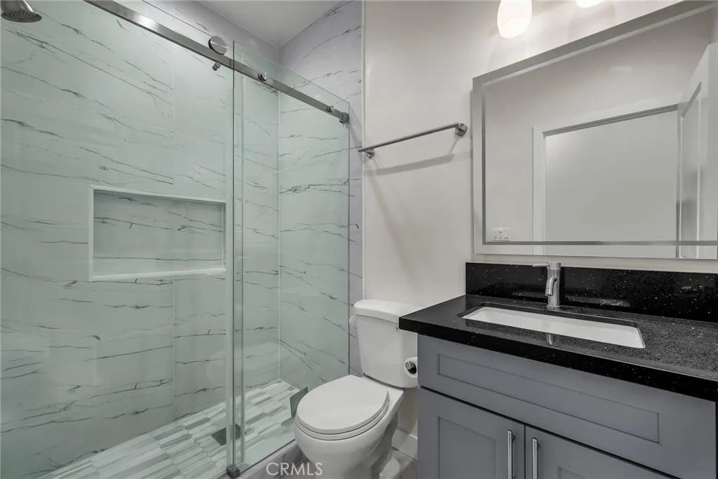 1509 West 87th Street Los Angeles, CA 90012 - Photo 9 of 14 Bathrooms with New accessories.