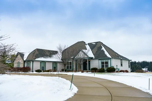 $3,800 | 5432 West Burning Bush Lane, Mequon, WI 53092