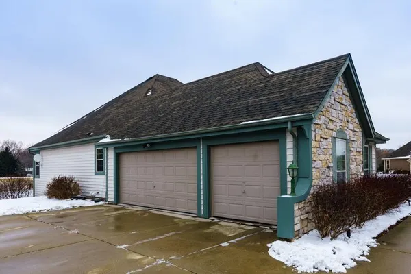 $3,800 | 5432 West Burning Bush Lane, Mequon, WI 53092