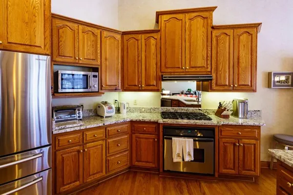 $3,800 | 5432 West Burning Bush Lane, Mequon, WI 53092