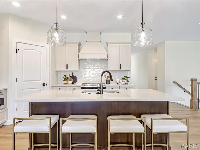 $659,000 | 3019 Mobile Drive, Glen Carbon, IL 62034