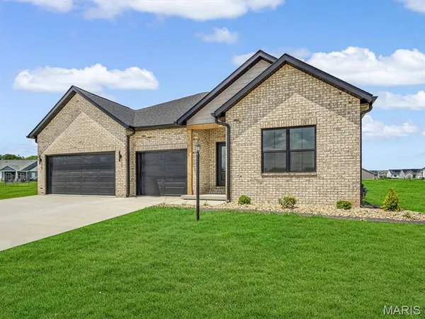 $649,000 | 3019 Mobile Drive, Glen Carbon, IL 62034