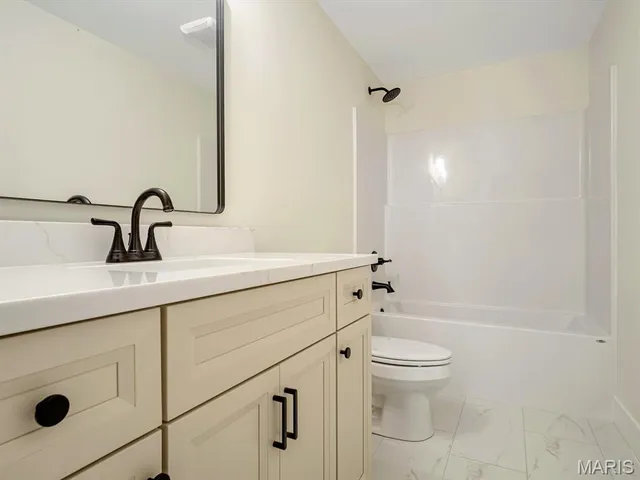 $659,000 | 3019 Mobile Drive, Glen Carbon, IL 62034