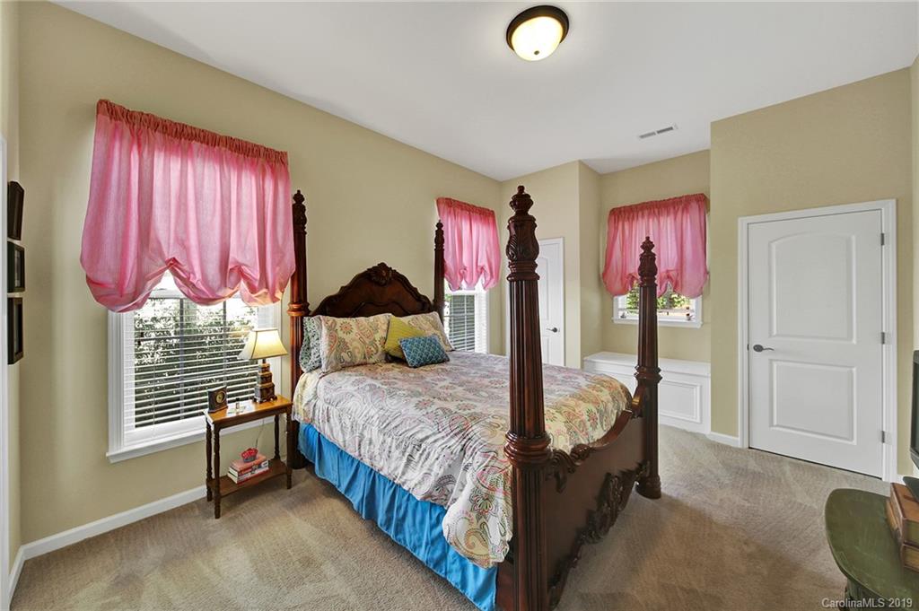 1124 Angelica Lane Tega Cay, SC 29708 - Photo 9 of 43 Gallery Image 9