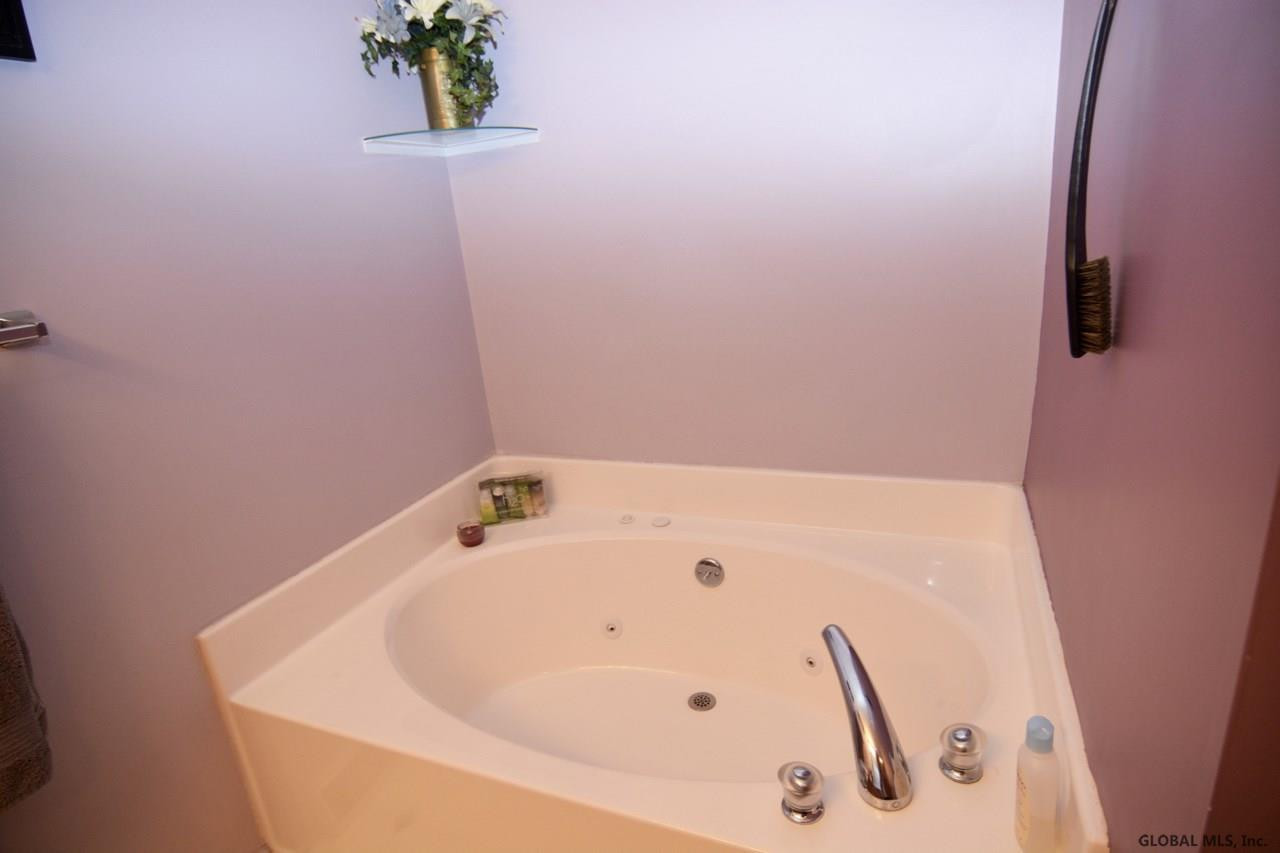 98 Harvard Road Colonie, NY 12189 - Photo 20 of 46 Photo 20