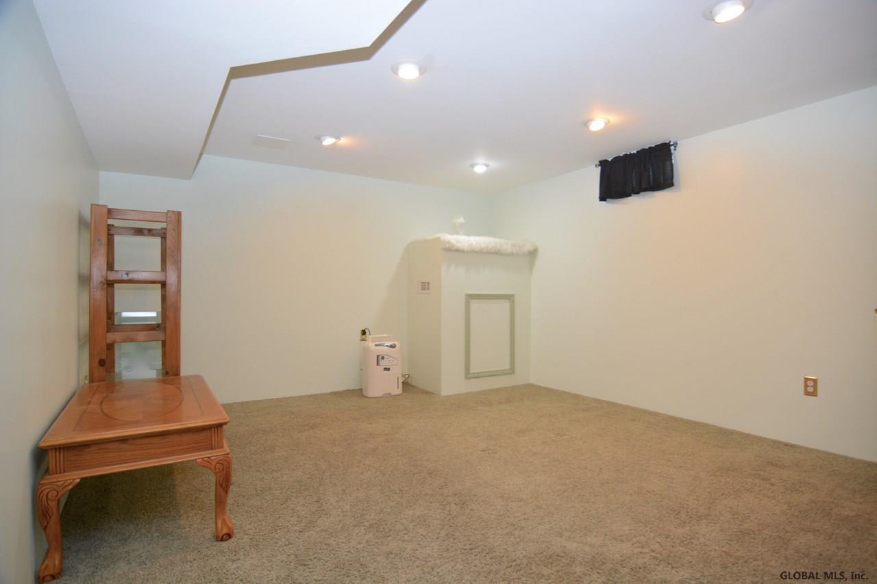 98 Harvard Road Colonie, NY 12189 - Photo 31 of 46 Photo 31