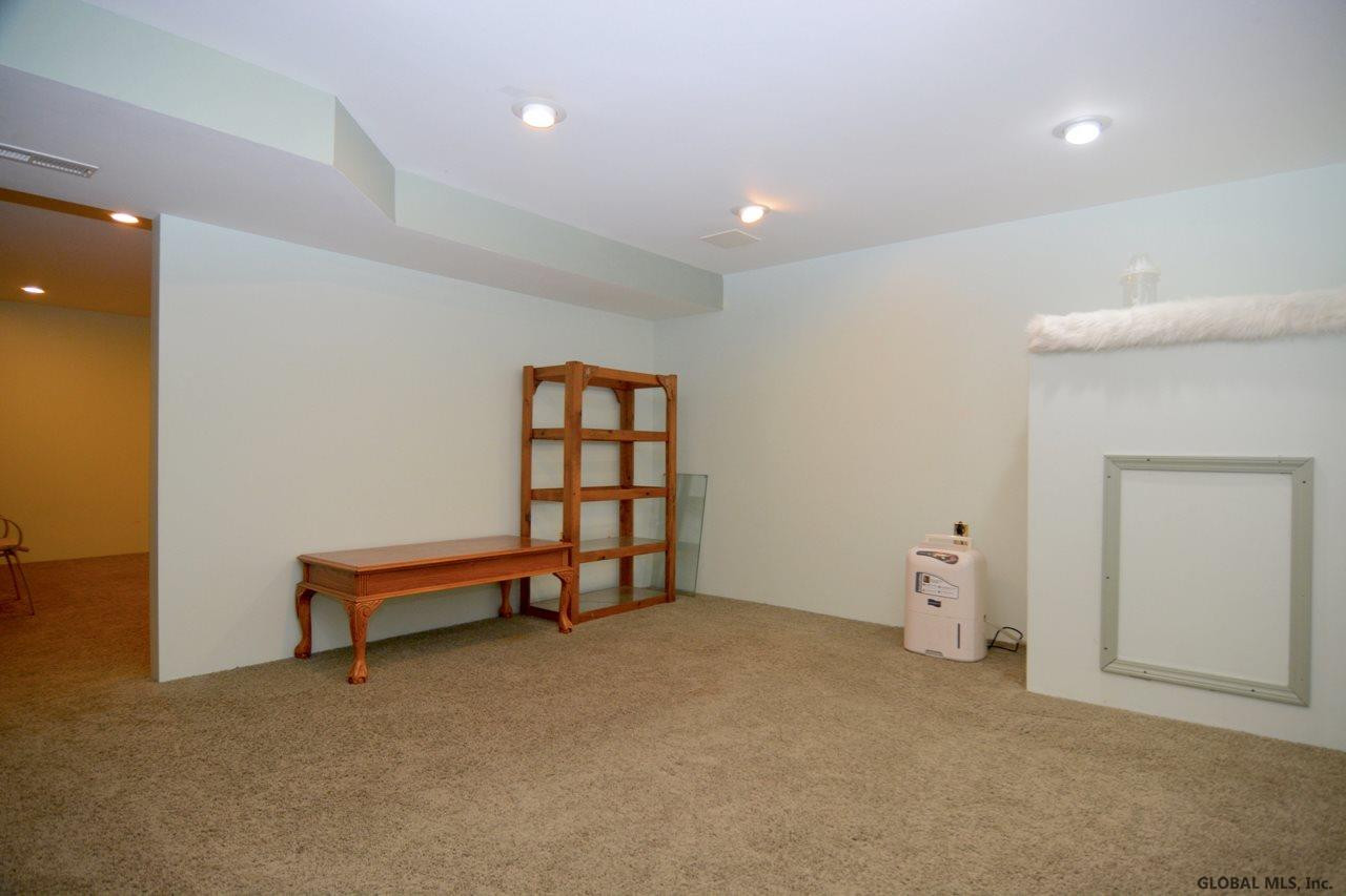 98 Harvard Road Colonie, NY 12189 - Photo 32 of 46 Photo 32