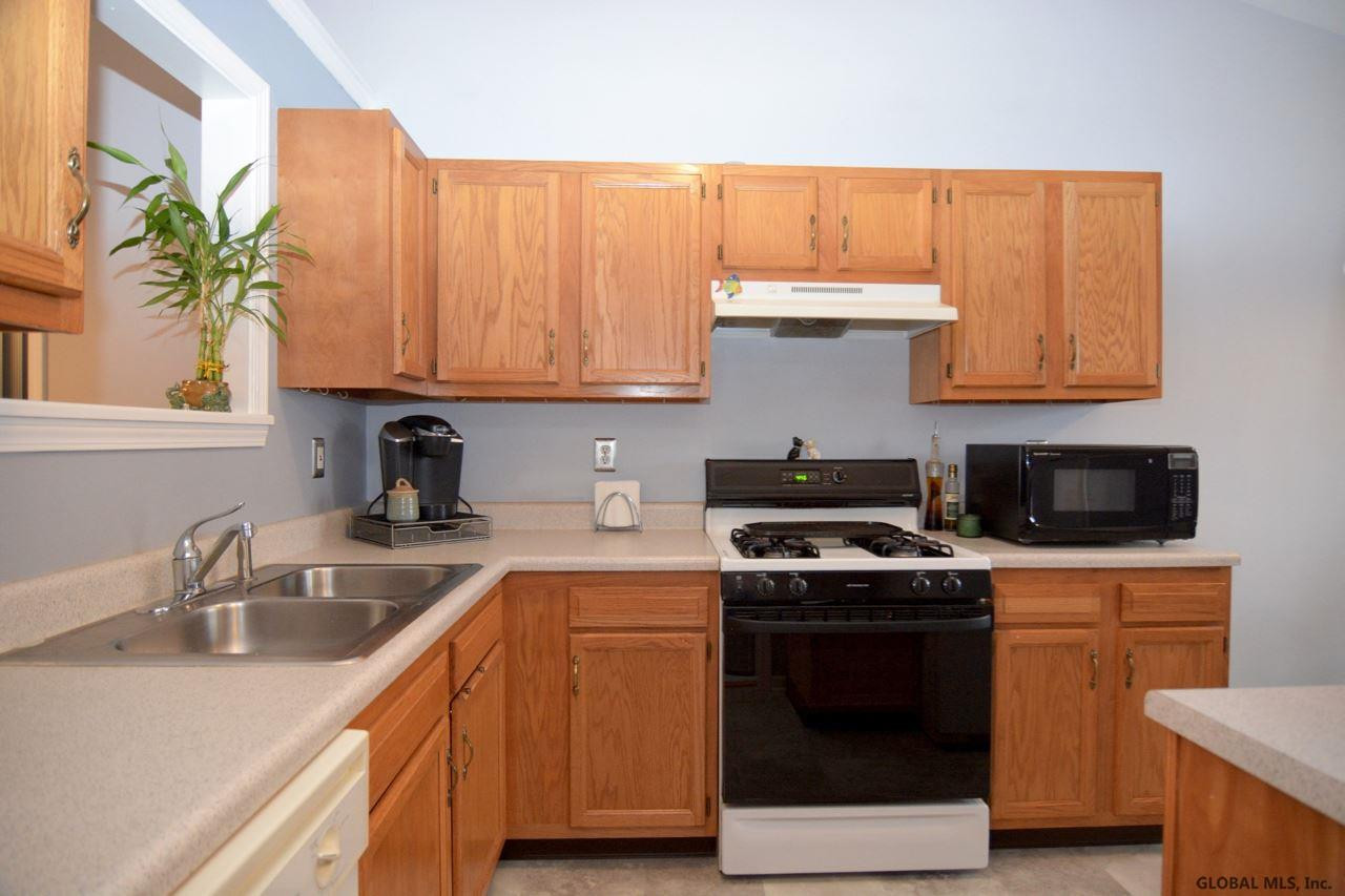 98 Harvard Road Colonie, NY 12189 - Photo 10 of 46 Photo 10