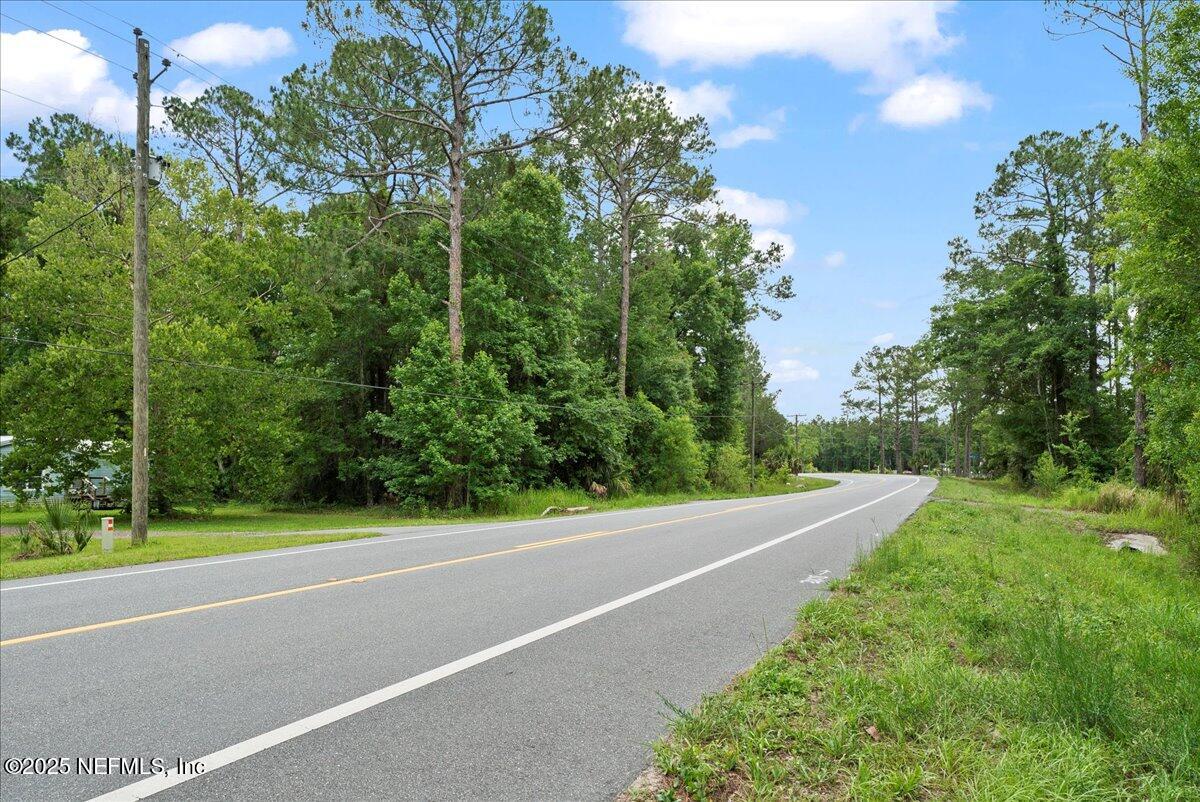 451064 Old Dixie Highway Callahan, FL 32011 - Photo 7 of 7 a view of a tennis court