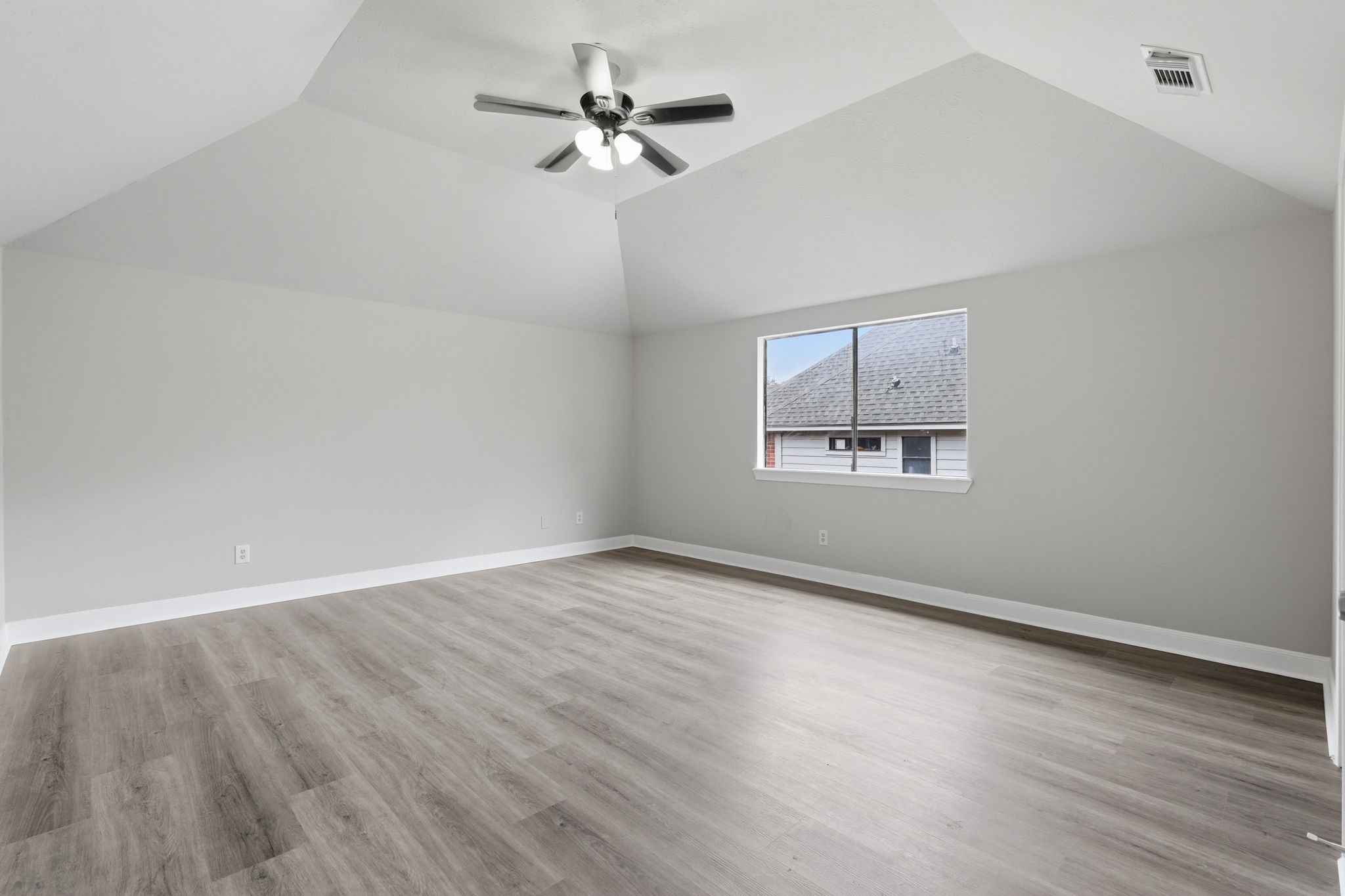 7611 Naremore Drive Spring, TX 77379 - Photo 34 of 48 Bedroom 4 with a Jack & Jill bathroom connection!