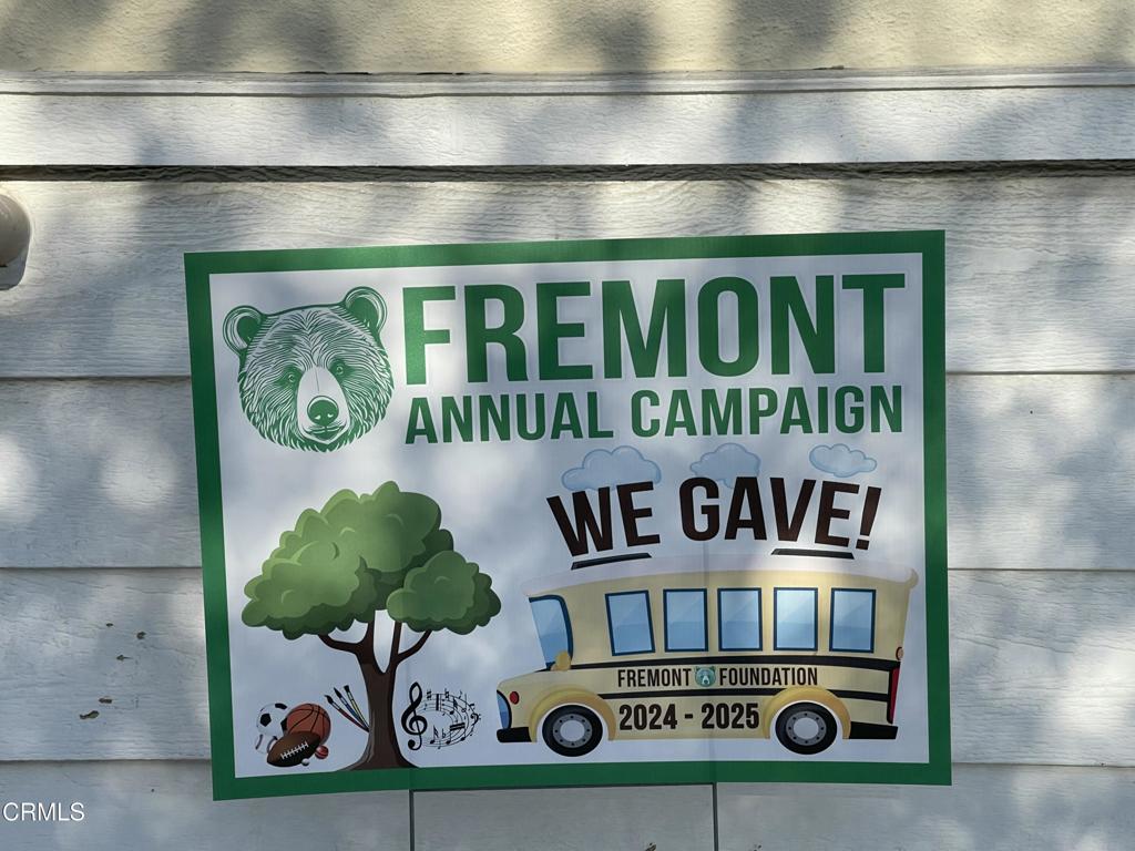 3226 La Crescenta Avenue Glendale, CA 91208 - Photo 2 of 18 a view of sign board