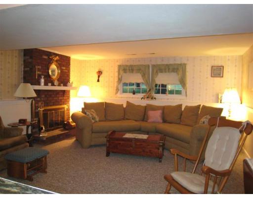 22 Heritage Road Billerica, MA 01821 - Photo 5 of 8 Gallery Image 5