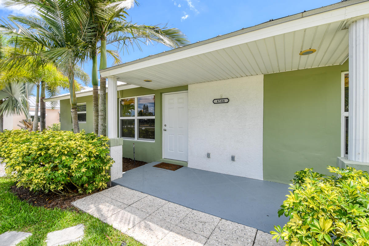 4546 Southeast Azimuth Way Stuart, FL 34997 - Photo 3 of 39 DSC_8707