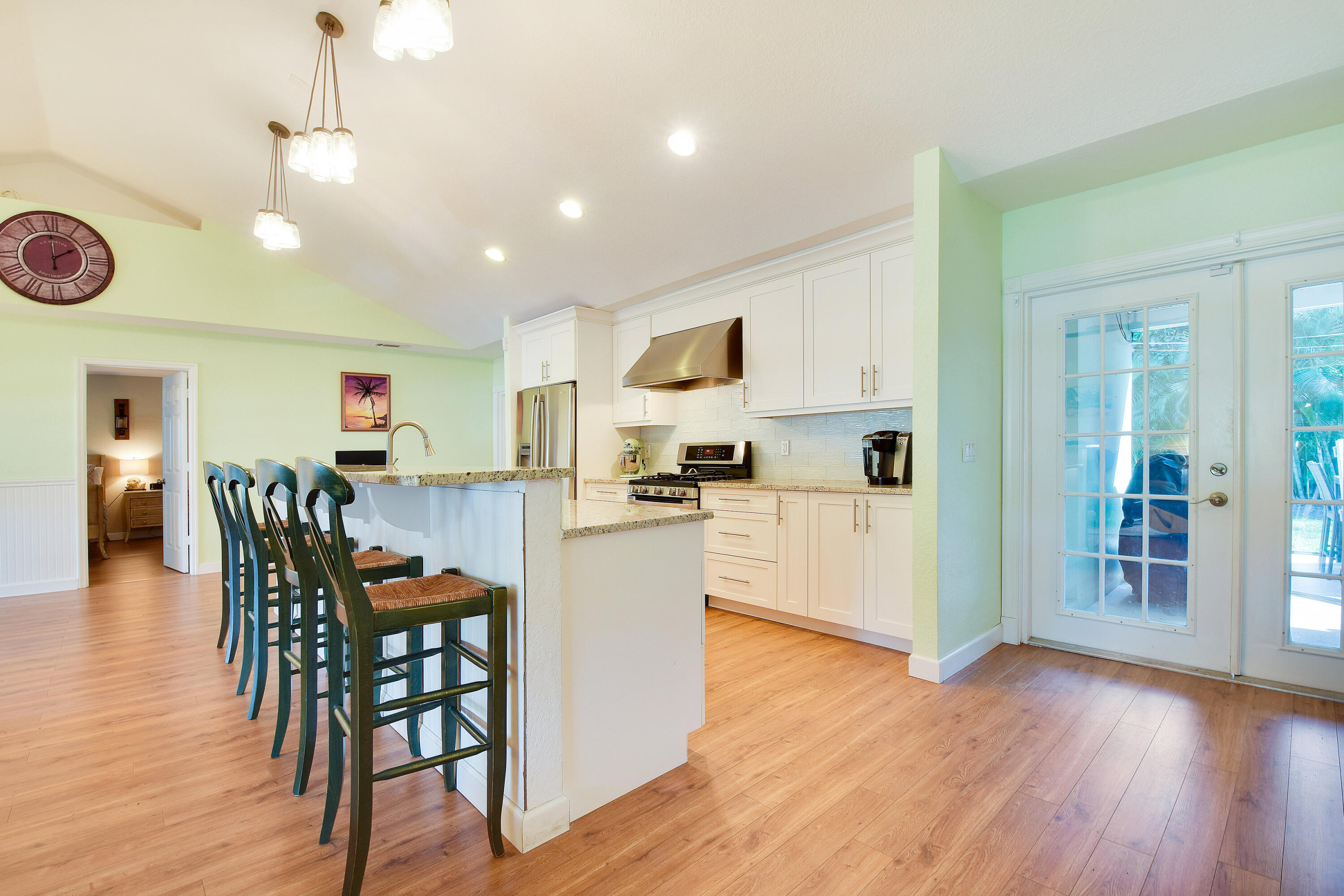 4546 Southeast Azimuth Way Stuart, FL 34997 - Photo 9 of 39 Kitchen & Breakfast Bar