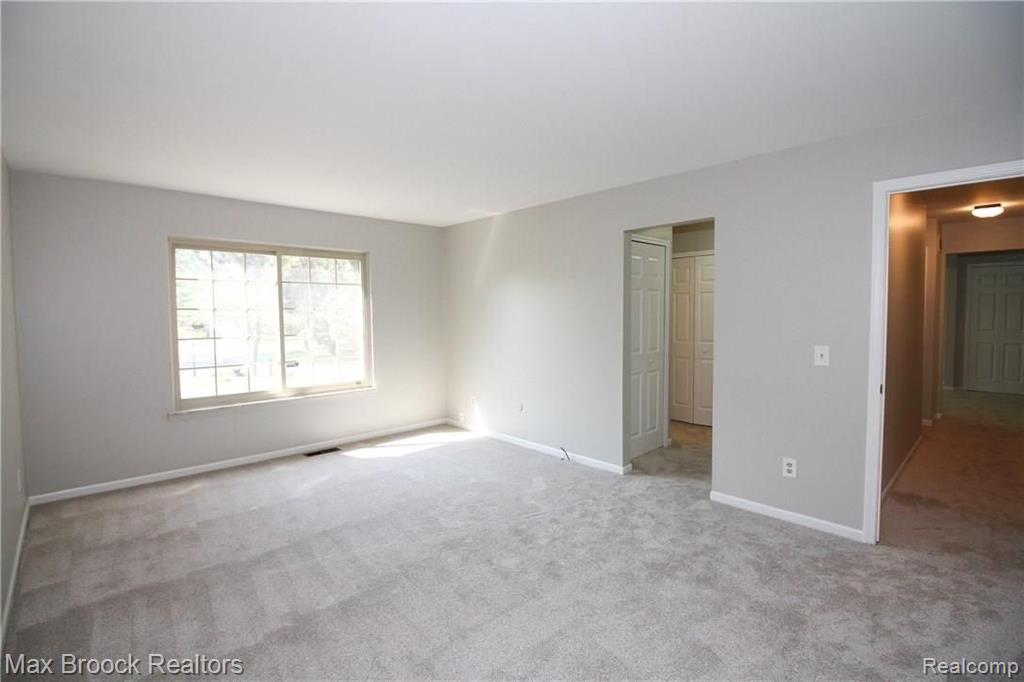 29676 Middlebelt Road Farmington Hills, MI 48334 - Photo 20 of 34