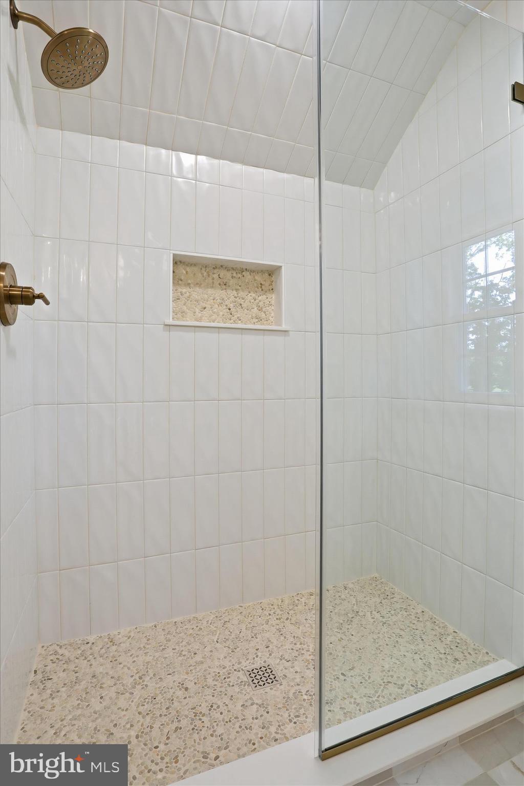 8805 Reichard Road Fairplay, MD 21733 - Photo 26 of 73 2nd Full Bathroom