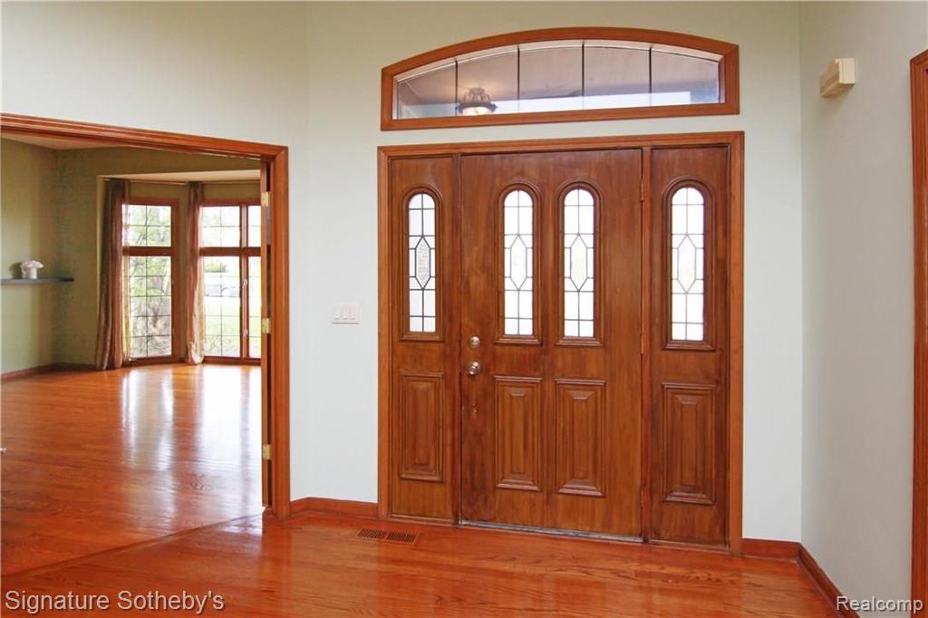 30895 Country Ridge Circle Farmington Hills, MI 48331 - Photo 6 of 43