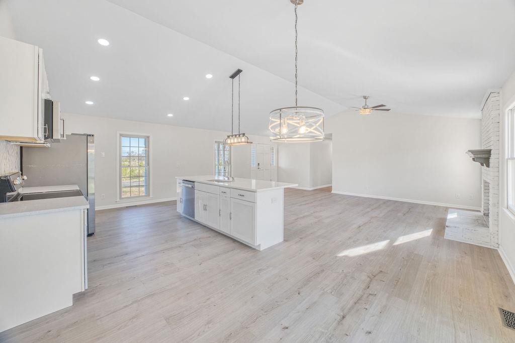 4760 Cockrell Road Greer, SC 29651 - Photo 10 of 37