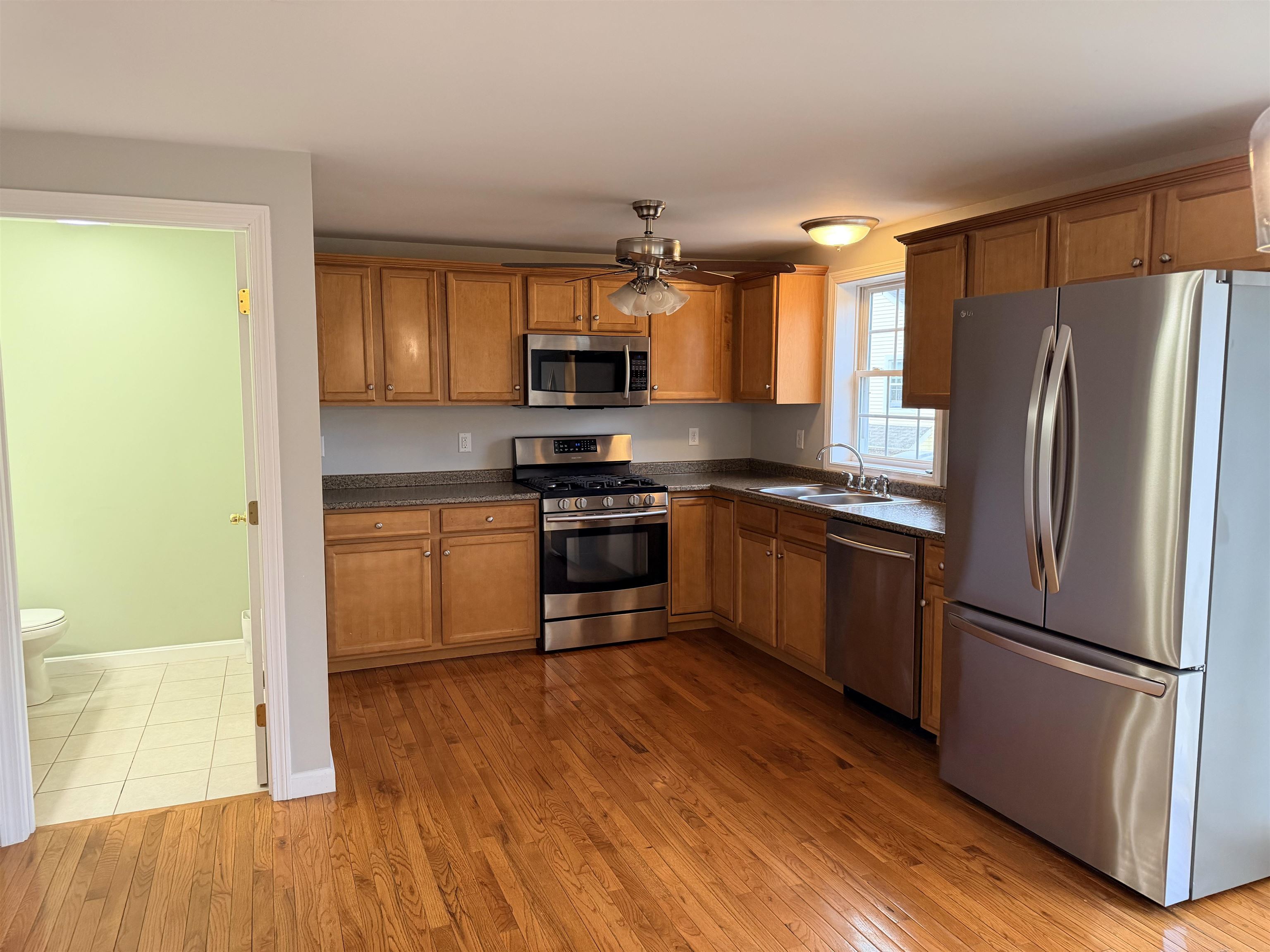 138 Exeter Road, Unit 11 Epping, NH 03042 - Photo 4 of 17