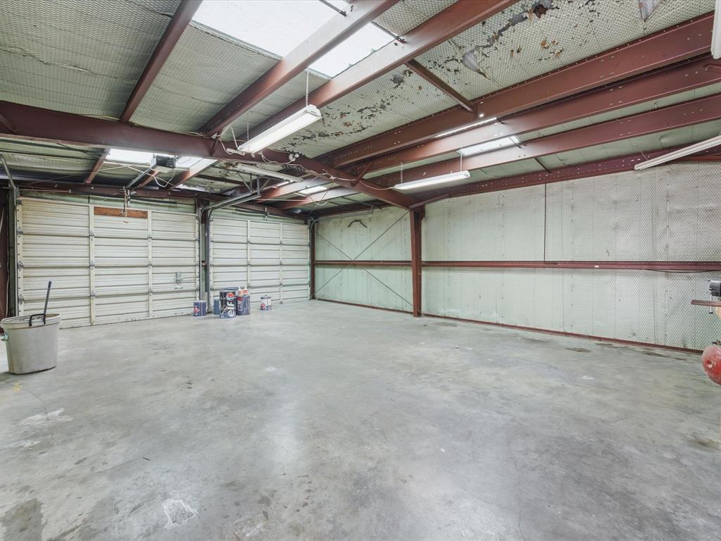 901 South College Avenue Decatur, TX 76234 - Photo 32 of 38 Huge Workshop
