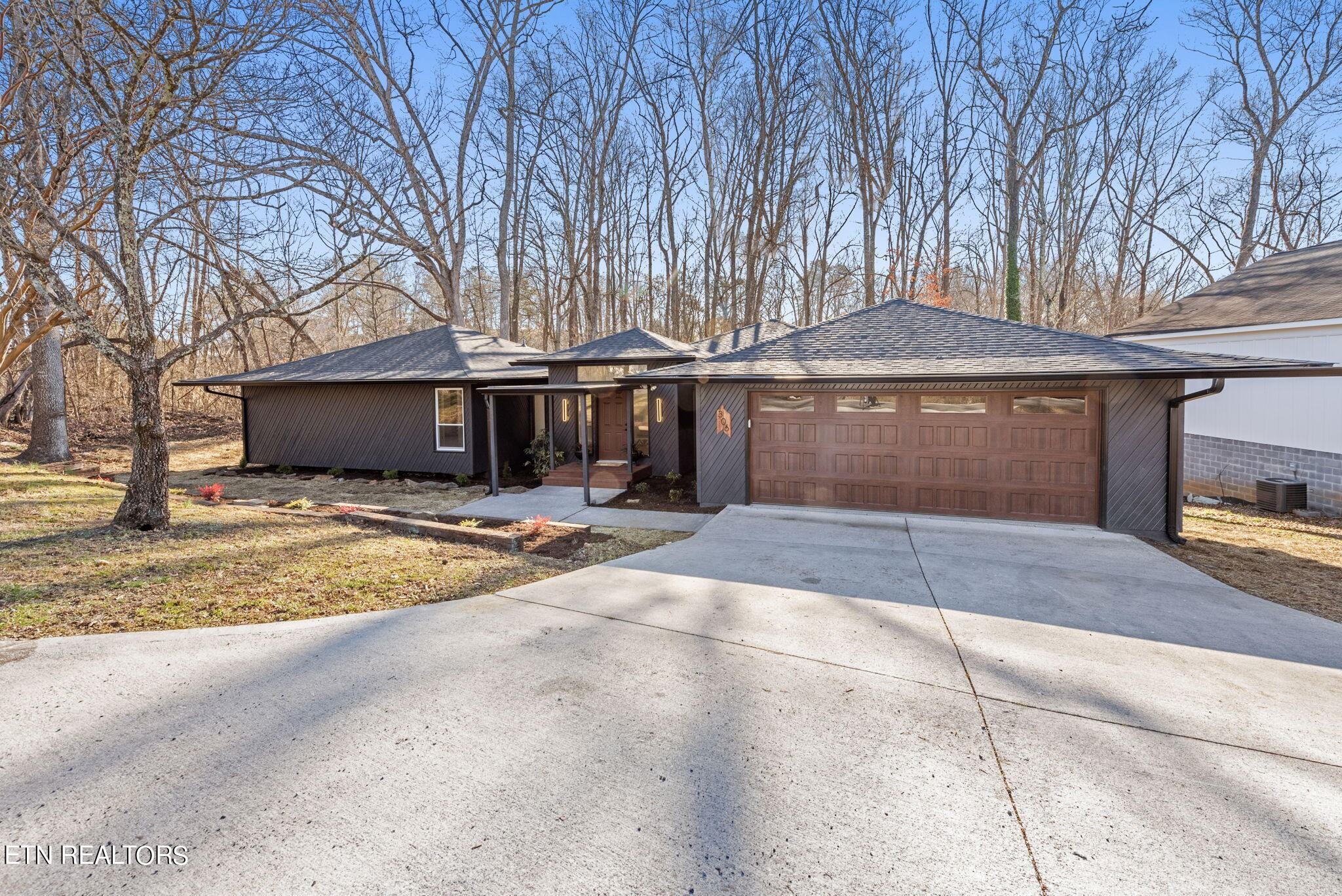 306 Cumberland View Road Clinton, TN 37716 - Photo 3 of 50