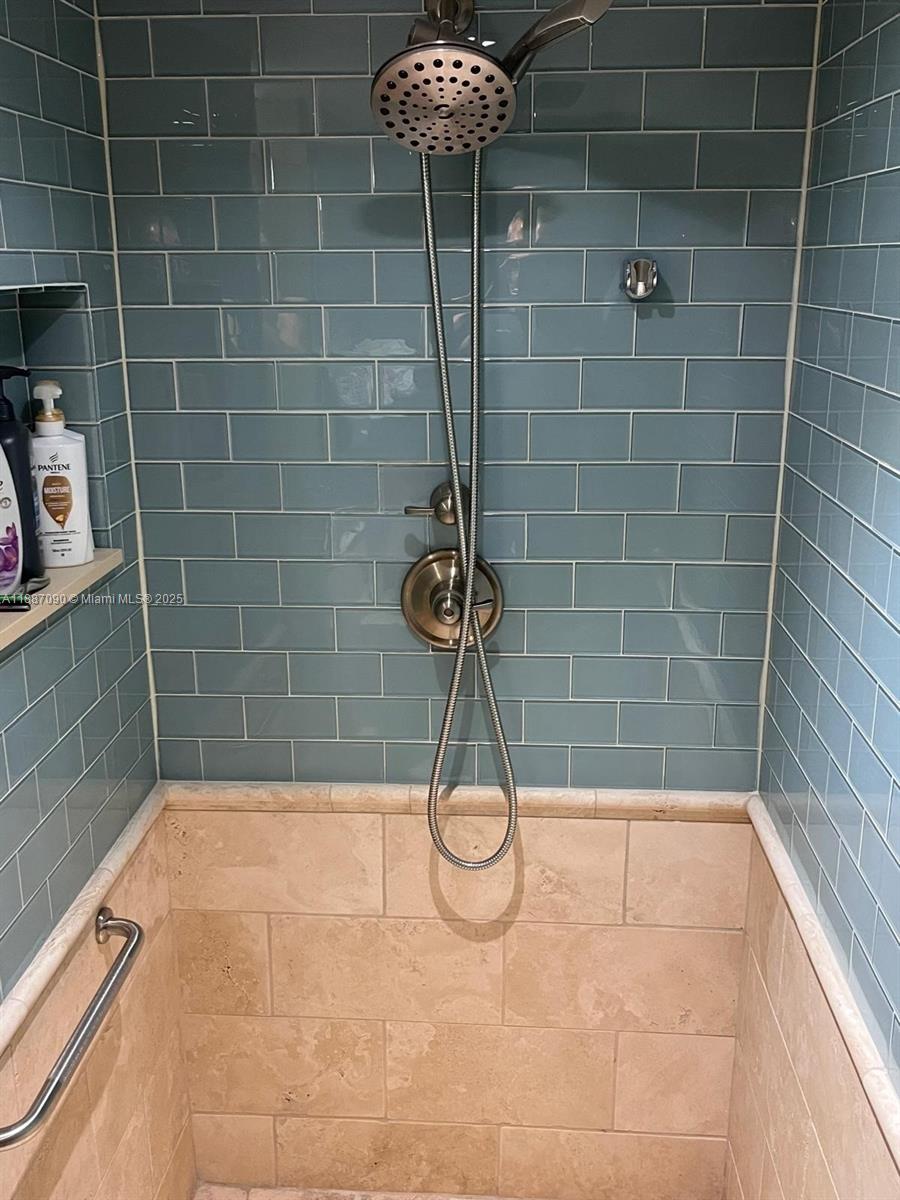 1500 South Ocean Drive, Unit A8 Hollywood, FL 33019 - Photo 33 of 53 a bathroom with a bathtub