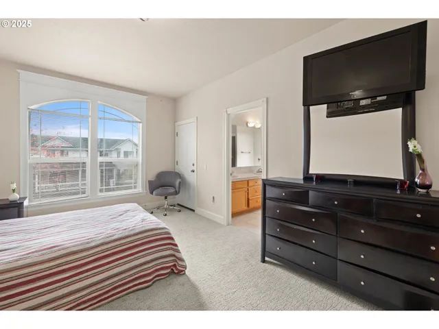 $584,990 | 15325 Southeast Knapp Drive, Portland, OR 97236