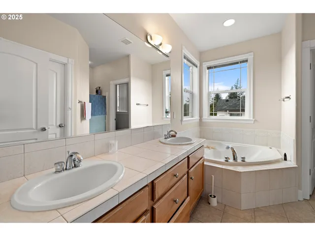 $584,990 | 15325 Southeast Knapp Drive, Portland, OR 97236