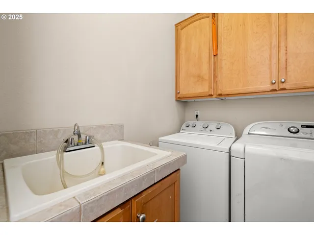 $584,990 | 15325 Southeast Knapp Drive, Portland, OR 97236