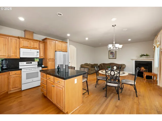 $584,990 | 15325 Southeast Knapp Drive, Portland, OR 97236