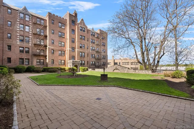 $325,000 | 23 Old Mamaroneck Road, Unit 5B, White Plains, NY 10605