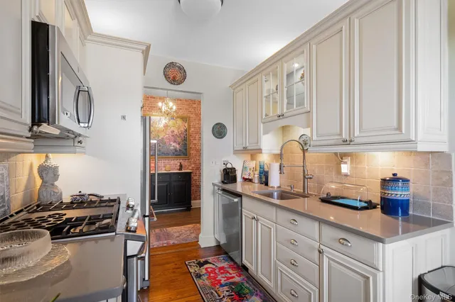 $325,000 | 23 Old Mamaroneck Road, Unit 5B, White Plains, NY 10605