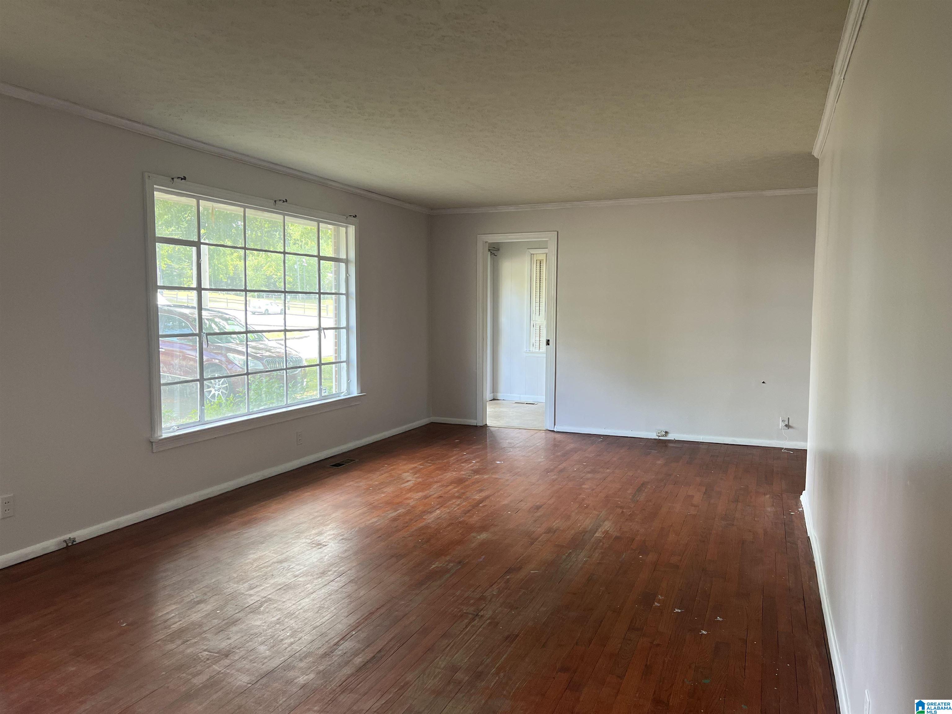 211 Sunset Drive Talladega, AL 35160 - Photo 6 of 21