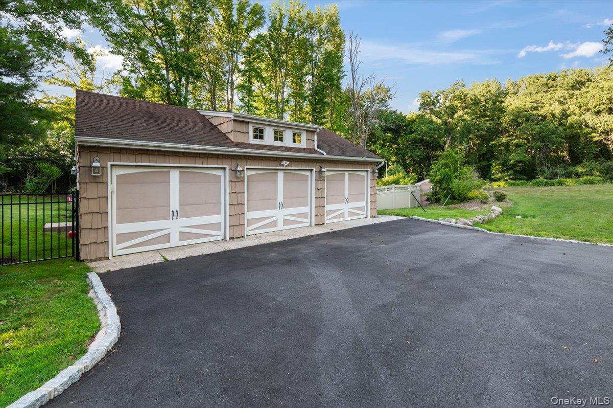 96 Plainview Road Woodbury, NY 11797 - Photo 36 of 38