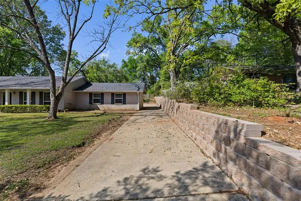 $339,700 | 7 Lindsey Lane, Longview, TX 75601