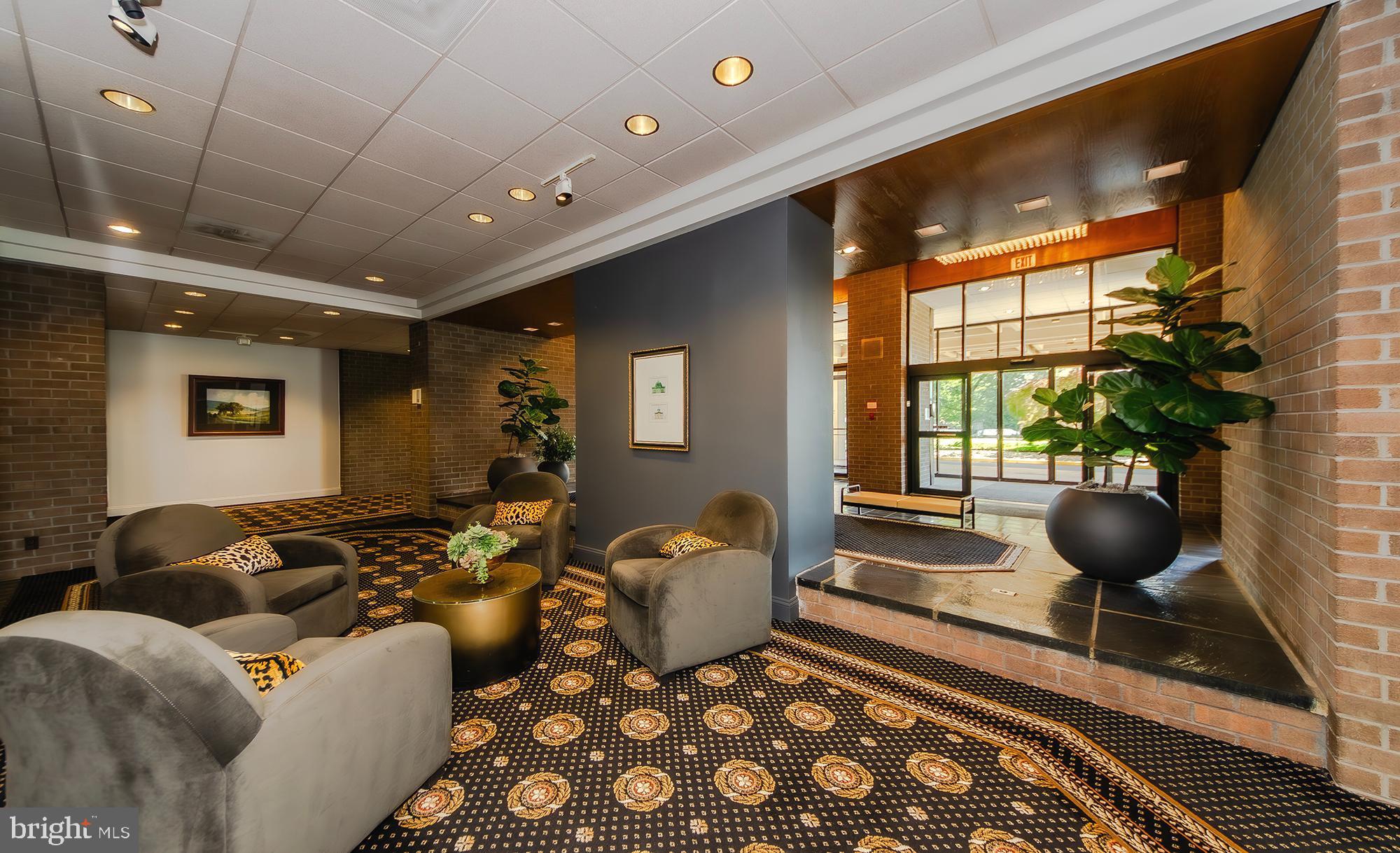 1800 Old Meadow Road, Unit 1018 McLean, VA 22102 - Photo 3 of 35