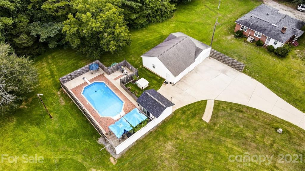 1853 Dunlap Roddey Road Rock Hill, SC 29730 - Photo 5 of 19 swimming pool with a yard