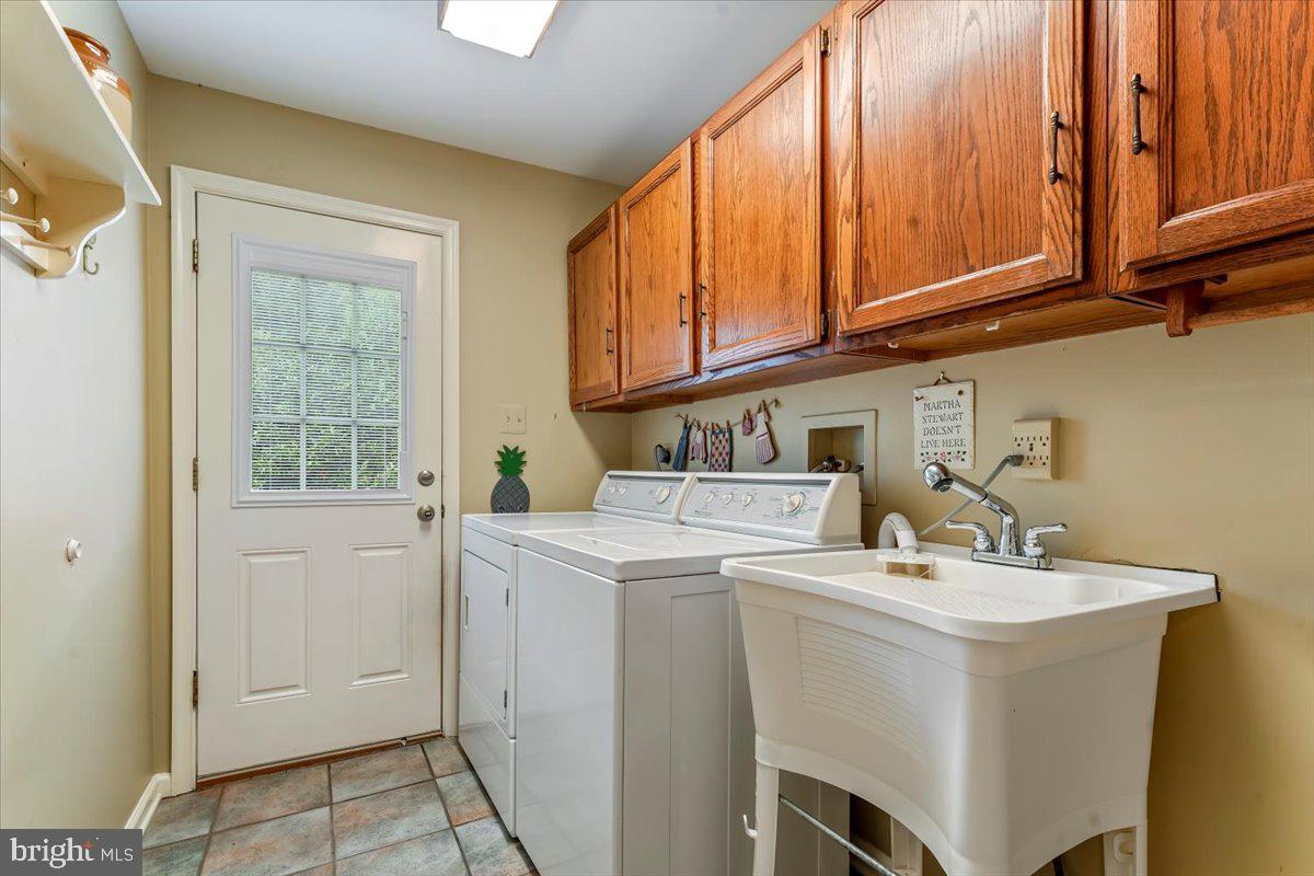 725 Beversrede Trail Kennett Square, PA 19348 - Photo 22 of 41 First floor laundry and mud room.